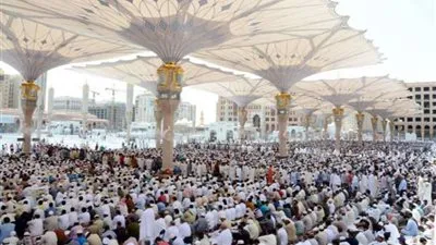 نصف مليون مصلٍ يؤدون آخر جمعة في العام الهجري بالمسجد النبوي