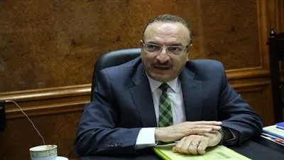 محافظ بني سويف يحذر: سحب الأرضي من أصحاب المشروعات الغير جادين 