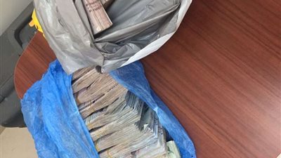الإطاحة بمقيمين بحوزتهما 400 ألف ريال مجهولة المصدر
