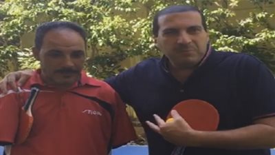 بالفيديو.. عمرو خالد يلعب تنس طاولة مع 