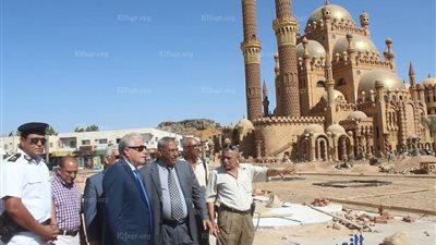 محافظ جنوب سيناء يوجه بسرعة الإنتهاء من أعمال مسجد الصحابة (صور)