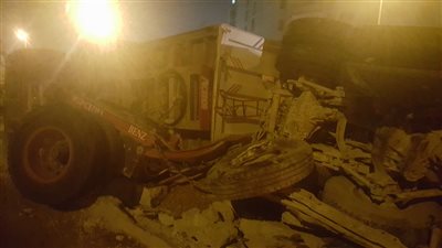 أول فيديو لحادث انقلاب سيارة نقل أعلى 