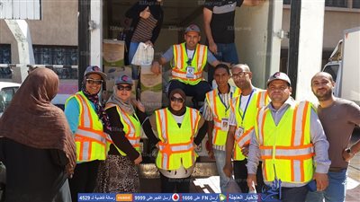 توزيع 1500 شيكارة مواد غذائية على أهالي غيط العنب بالإسكندرية (صور)