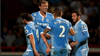 بالصور.. ماذا قالت جماهير ستوك سيتي عن استبعاد رمضان صبحي أمام يونايتد