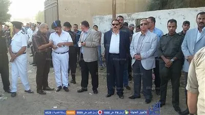محافظ الإسماعيلية ومدير الأمن يتقدمان جنازة شهداء القنطرة (صور)