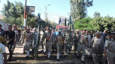 مدير أمن البحيرة يتقدم الجنازة العسكرية لشهداء الأمن المركزي في العريش (فيديو)