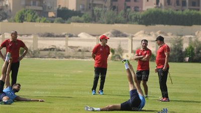 تقسيمة الأهلي.. إشادة بسعد وتعنيف الثلاثي