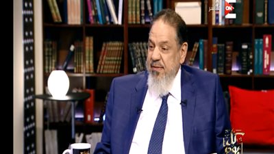 محامي مرشد الإخوان يفجر مفاجأة عن سبب منعه من الظهور إعلاميًا