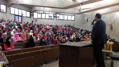نائب رئيس جامعة الأزهر يتفقد كليات البنات