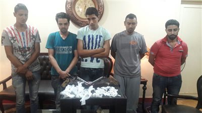 ضبط 4 عاطلين بحوزتهم 