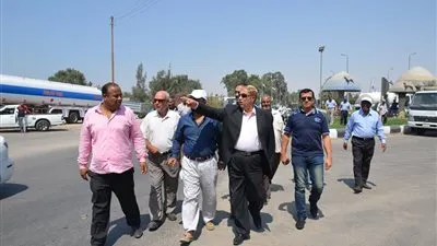 رئيس أبوصوير البلد بالإسماعيلية يُعلن الانتهاء من مشكلات مياه الشرب والإنارة بالقرية 