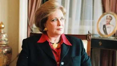 جيهان السادات توضح كيف تعامل زوجها مع مخطط مجموعة 