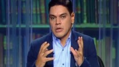 معتز عبدالفتاح عن تعويم الجنيه: 