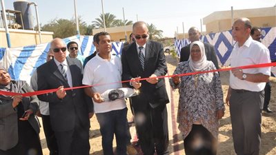 محافظ الوادي الجديد يفتتح محطة تنقية مياه حي البستان بتكلفة 6.3 مليون جنيه