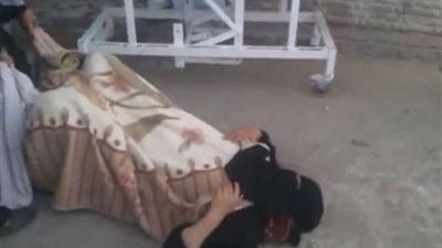 تفاصيل ولادة سيدة في الشارع بعد رفض مستشفى خاص استقبالها (فيديو)