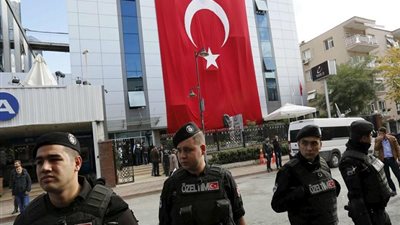 الشرطة التركية تقتحم مقر قناة موالية للأكراد في اسطنبول 