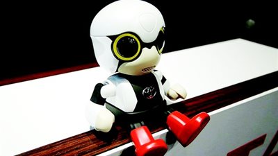 رضيع آلي لإشباع غريزة الأمومة عند اليابانيات