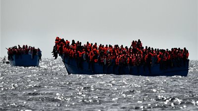 إنقاذ 4655 مهاجرا قبالة سواحل إيطاليا