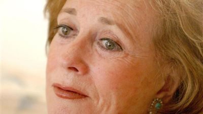 جيهان السادات: 