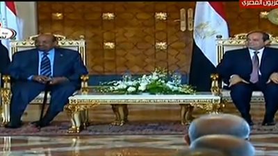 السيسي والبشير يوقعان اتفاقيات تعاون مشترك بين البلدين