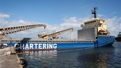 ميناء دمياط يستقبل 3 سفن حاويات و4 سفن بضائع عامة