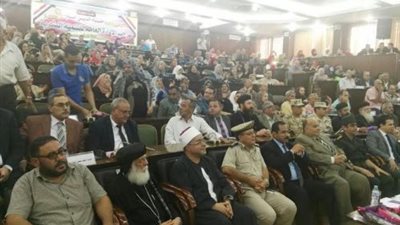 السيسي يمنح القوات المسلحة وسام الجمهورية العسكري