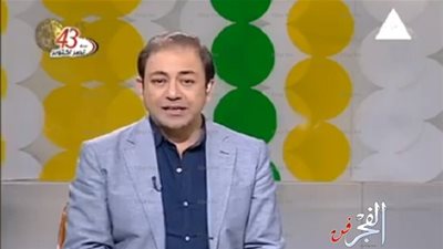 شاهد.. مذيع بالتلفزيون المصري يرسل تحية خاصة لمبارك فى ذكرى النصر
