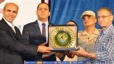 جامعة دمنهور تكرم أبطال حرب أكتوبر (صور)