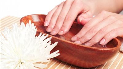 جربى وصفة البرتقال لأظافر طويلة  