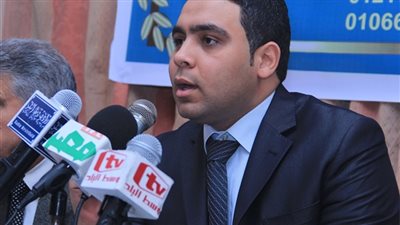 برلماني يقترح تبرع الإعلاميين والوزراء بـ 10% من رواتبهم