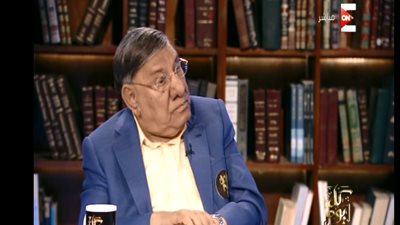 مفيد فوزي يعاتب 