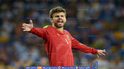 بالفيديو.. رأسية في منتهى الخطورة من بيكيه تمر بجوار مرمى بوفون || تصفيات كأس العالم