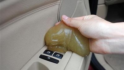 5 وسائل غير تقليدية لتنظيف صالون السيارة