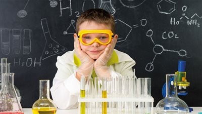 دراسة: الأبناء يرثون الذكاء من الأم فقط