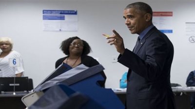 أوباما يصوت مبكرا في الانتخابات الرئاسية الأمريكية