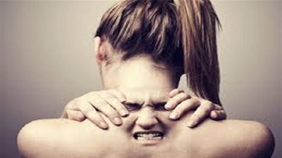 طريقة بسيطة وفعالة لعلاج تيبّس الرقبة