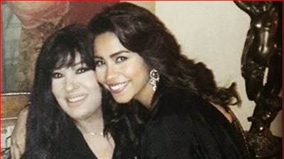 فيفى عبده تهنئ شيرين عبد الوهاب بعيد ميلادها