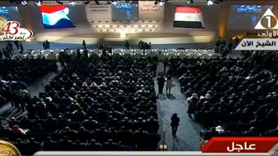 رئيس النواب يطلب من حضور احتفالية البرلمان الوقوف دقيقة حداد