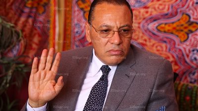 إيقاف عميد التربية بجامعة قناة السويس وإحالته للتحقيق 