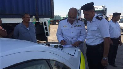 حملات مكثفة بطريق السخنة لتحليل المخدر لسائقي النقل 