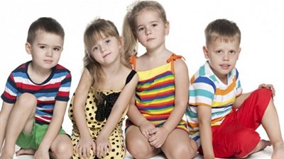 تحذير .. امنعي أطفالك من الجلوس بهذه الطرق! (صور)