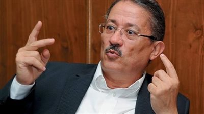 استاذ بجامعة عين شمس: النقل الجماعي الحل الوحيد لأزمة المرور بالعاصمة 