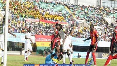 شاهد الفيديو الذي يثبت كذب غانا وعدم إعادة مباراة أوغندا