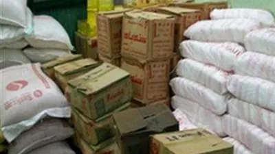 ضبط كميات كبيرة من السلع التموينية قبل بيعها بالسوق السوداء في سوهاج