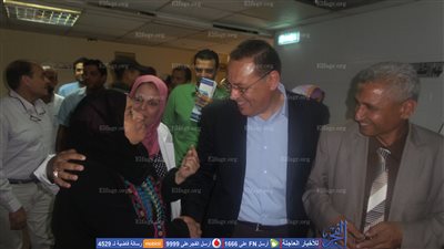 رئيس جامعة قناة السويس يفاجئ العيادات الخارجية بالمستشفى الجامعي (صور)