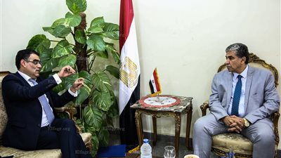 وزير البيئة يعقد لقاء ثنائي مع نظيره القبرصي لتفعيل الاعلان المُشترك بين البلدين (صور)