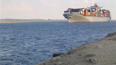 171 سفينة تعبر قناة السويس خلال الـ4 أيام الماضية