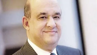 وزير السياحة يغادر على طائرة ميلانو بدلا من روما بعد تأخيره 