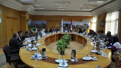 مجلس عمداء جامعة كفرالشيخ يؤكد على تحديث منظومة الجودة والاعتماد (صور)