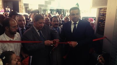 رئيس هيئة البريد يفتتح مكتبى الاسماعيلية الرئيسى وحي السلام